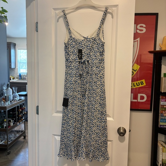 NWT Lulus Darling Daisies Blue Floral Print Midi Dress - Size M - Picture 12 of 12